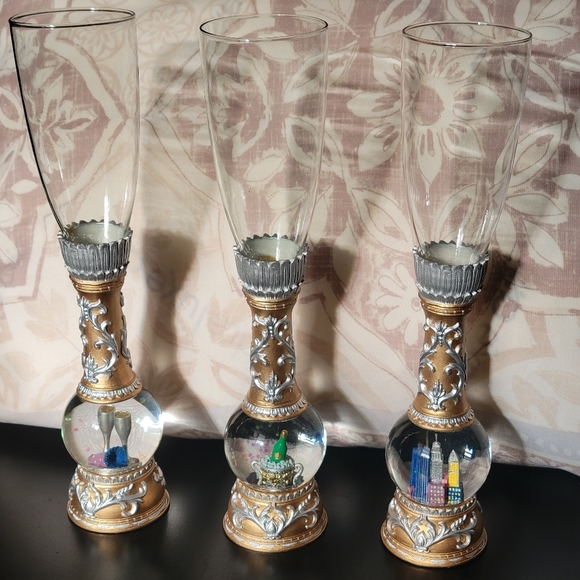 New Year's Eve NYC Snow Globe Champagne Flute Glasses - Picture 1 of 10
